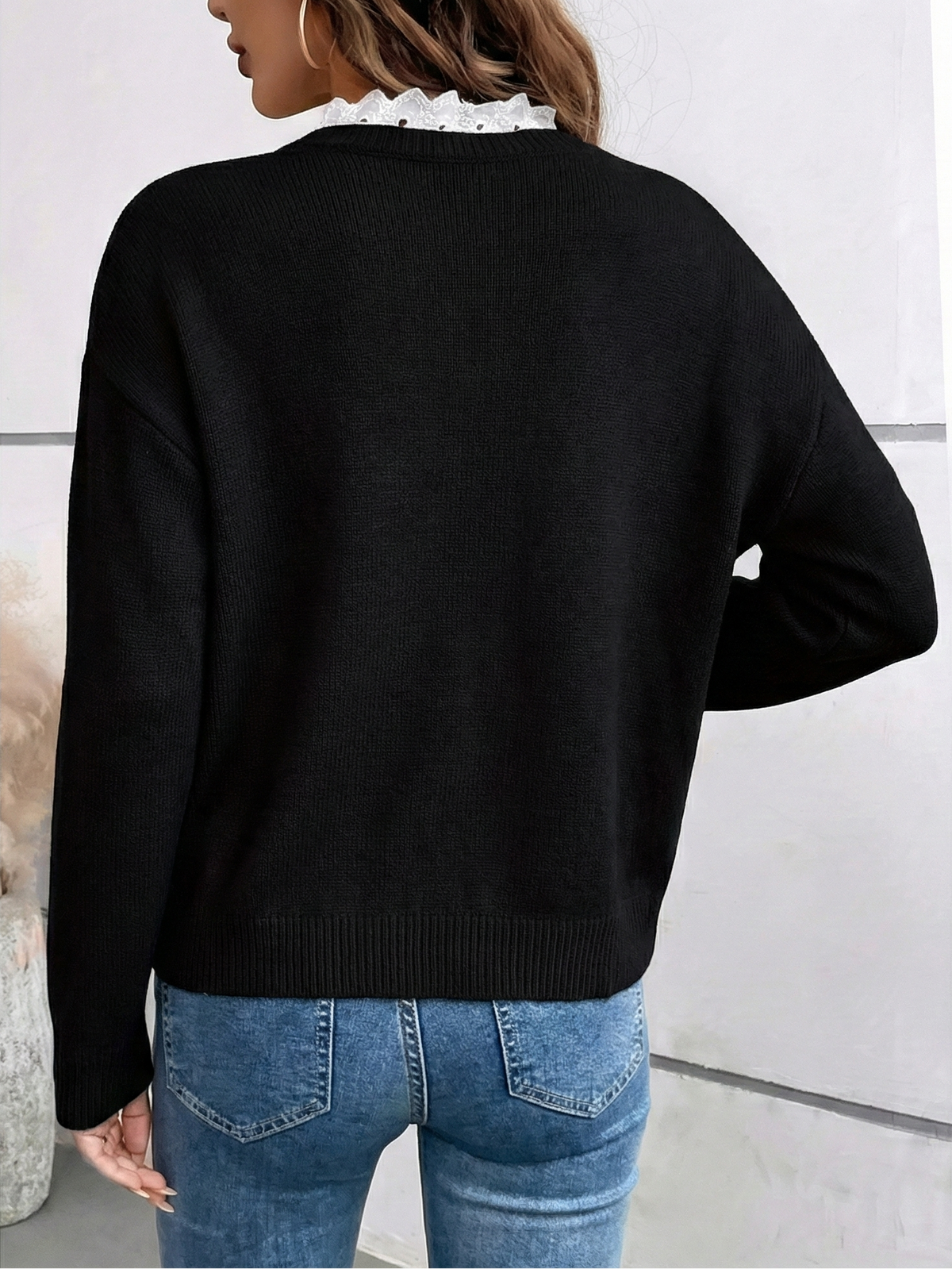 Céline | Elegantní svetr s krajkovým límcem