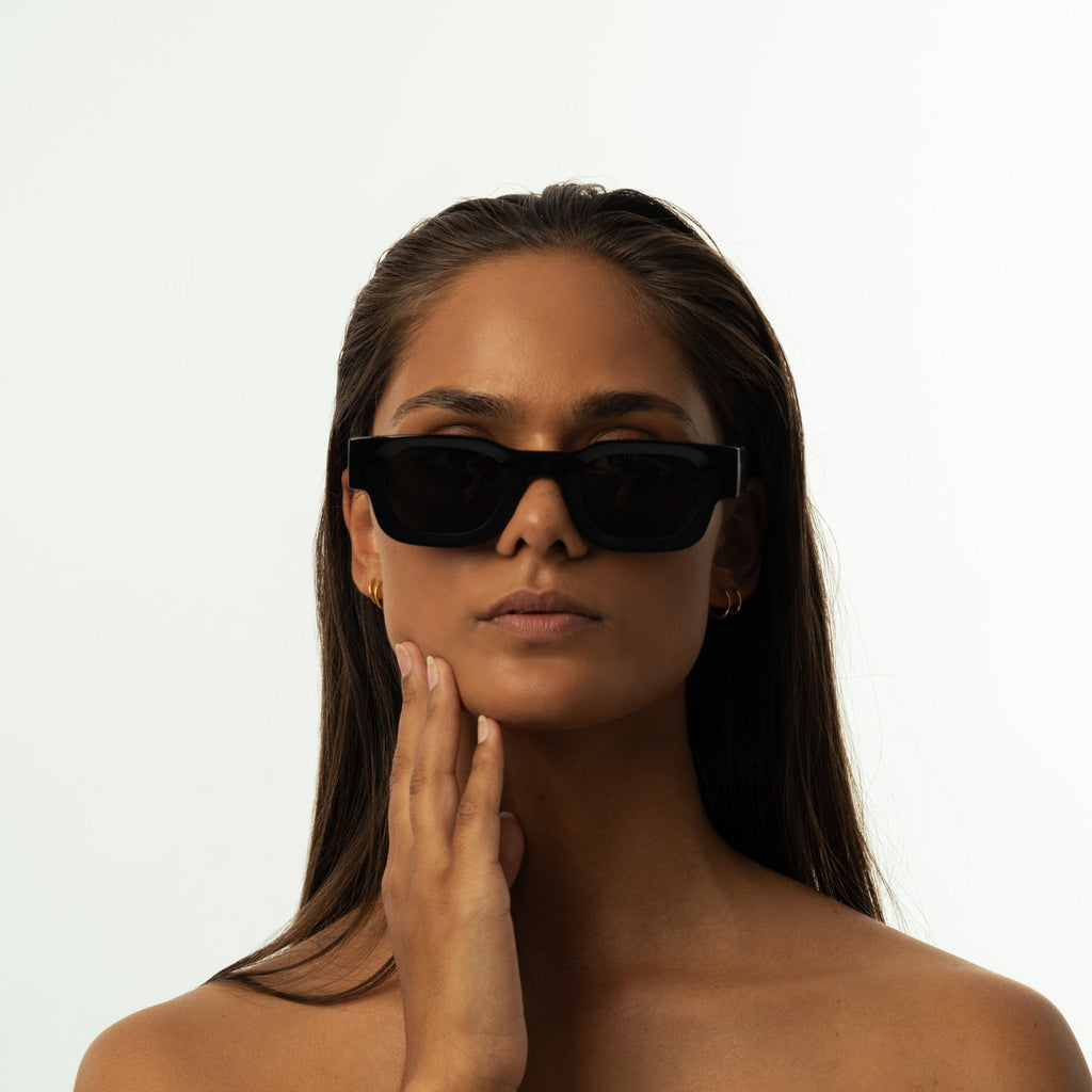Karolína Elegantní Sluneční Brýle Nadčasový Stylizací